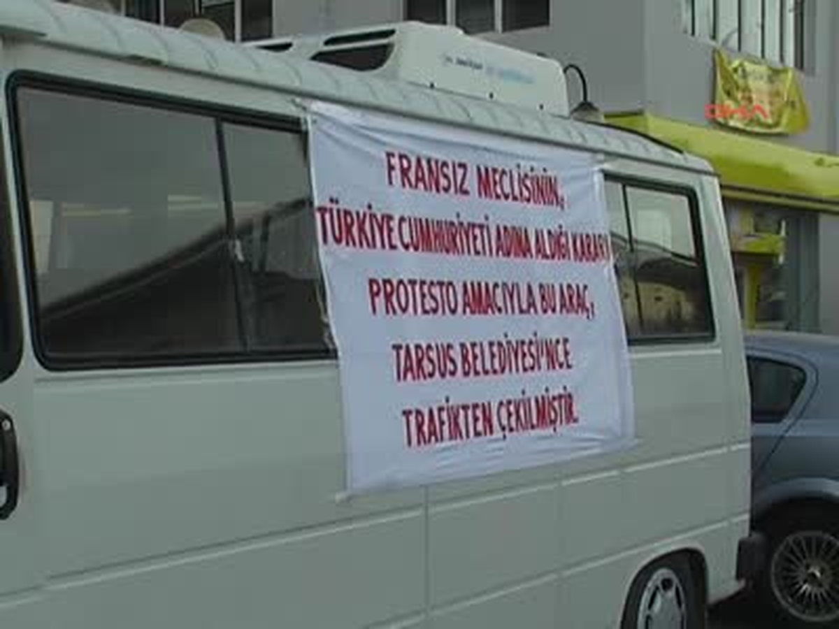 Tarsus Belediyesi Fransız Meclisi'ni Protesto İçin Peugeot Marka Minibüsü Hizmetten Çekti