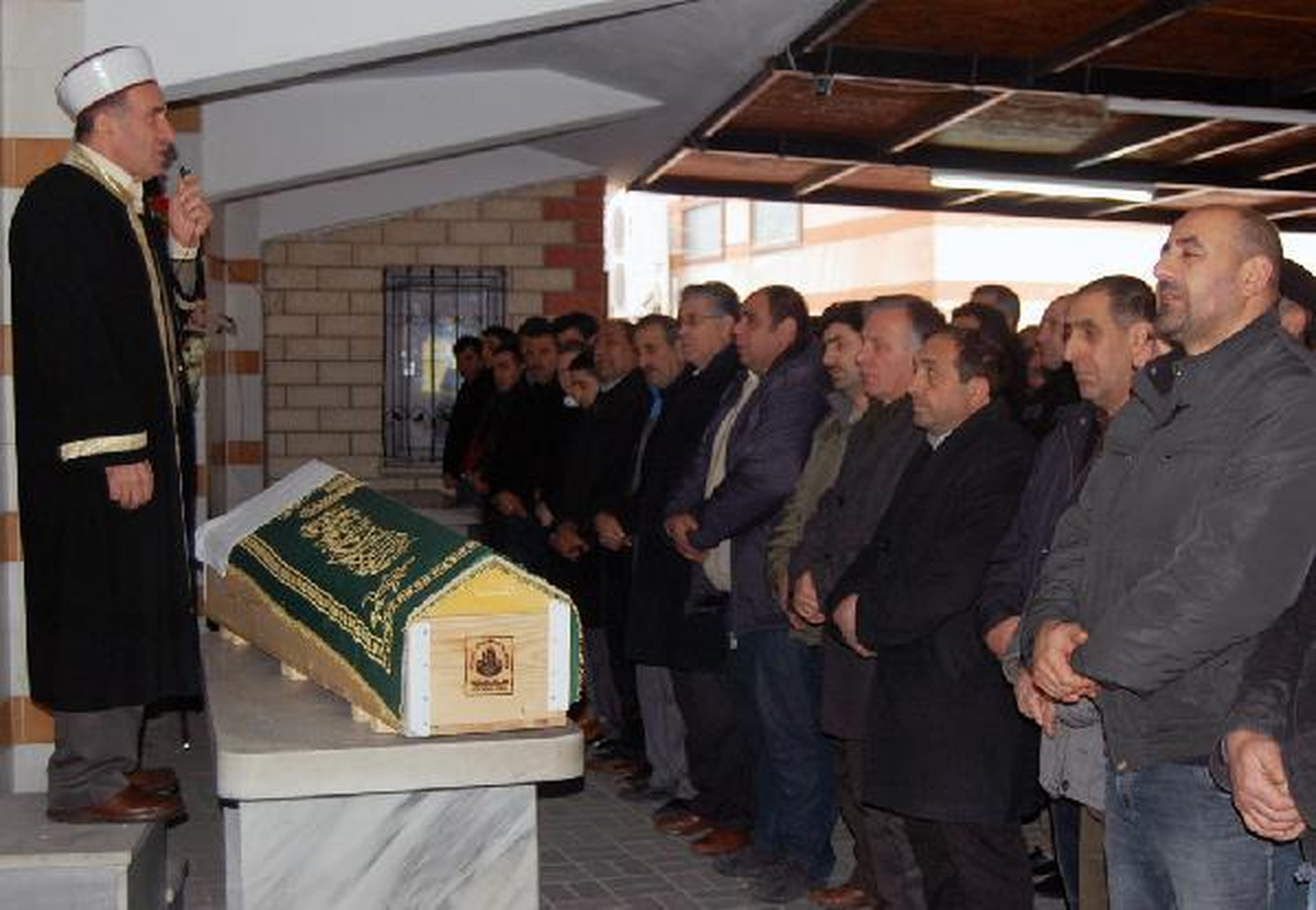 Yalova'da Kazada Ölen İki Genç Toprağa Verildi