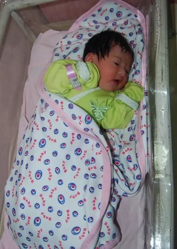 2 cocuklari da sobadan olen ciftin bebek sevinci son dakika
