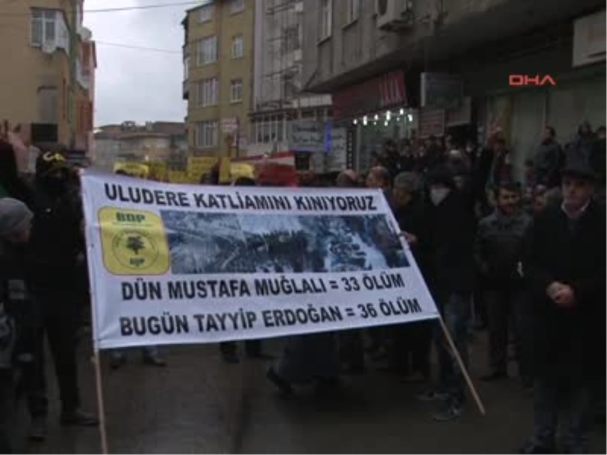 BDP\'liler AK Parti\'ye Siyah Çelenk Bıraktı