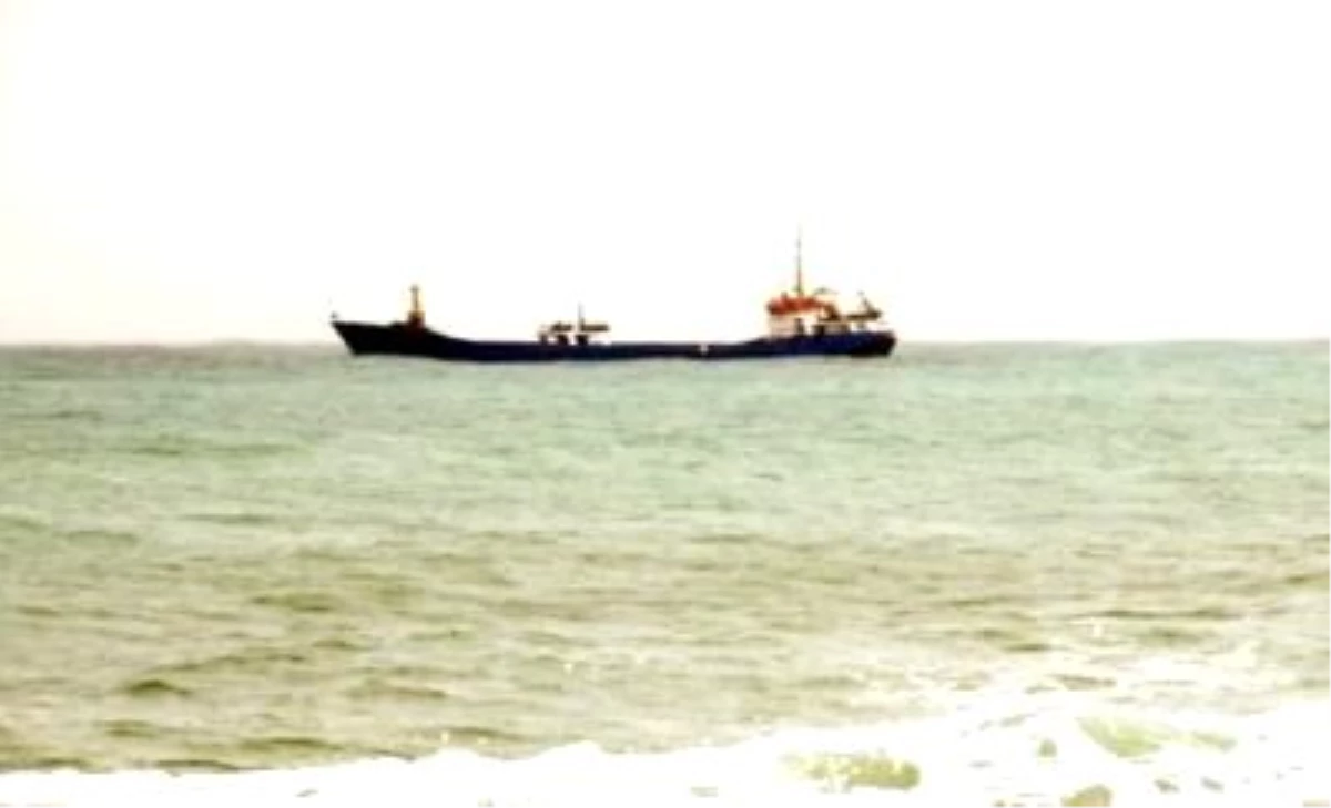 Fırtınaya Yakalanan 3 Gemi Gazipaşa\'ya Sığındı