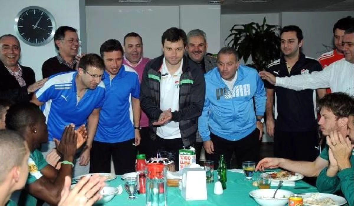 Bursaspor Yöneticisi Yedikardeş: "Bu Maç Bize Yol Gösterecek"