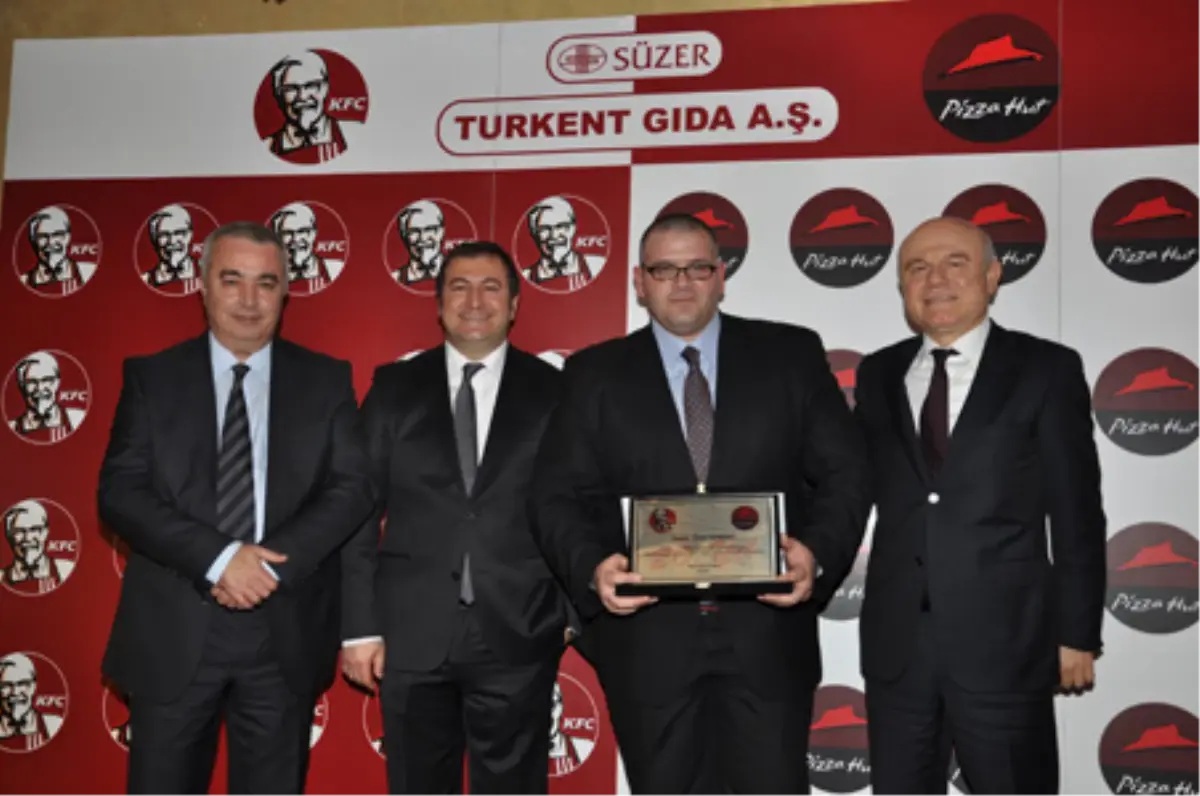 KFC ve Pizza Hut Restoranları Ödüllendirildi