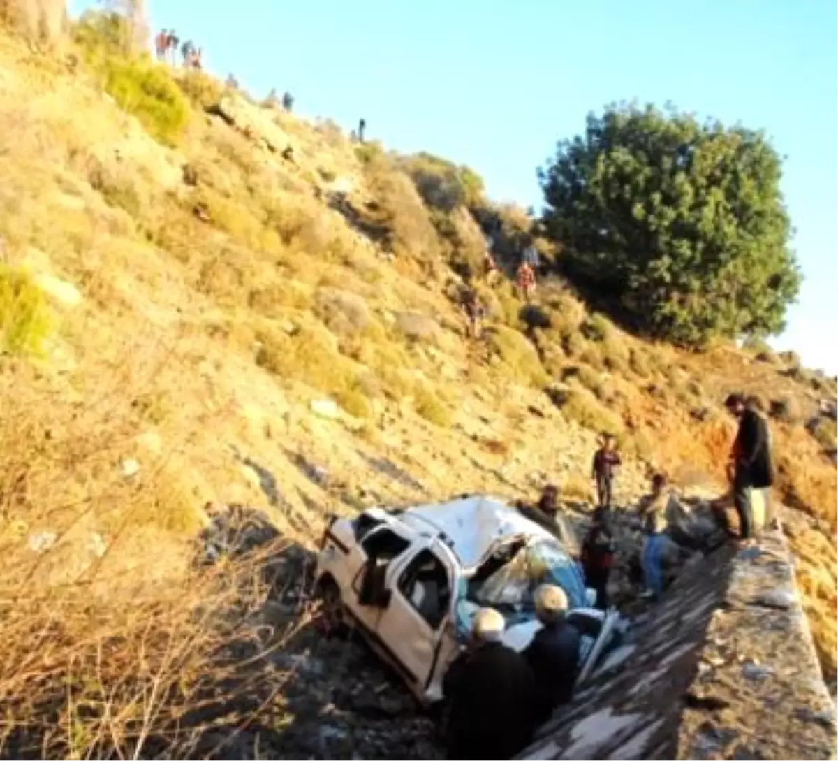 Liseli Gencin Cesedi Uçurumda Bulundu