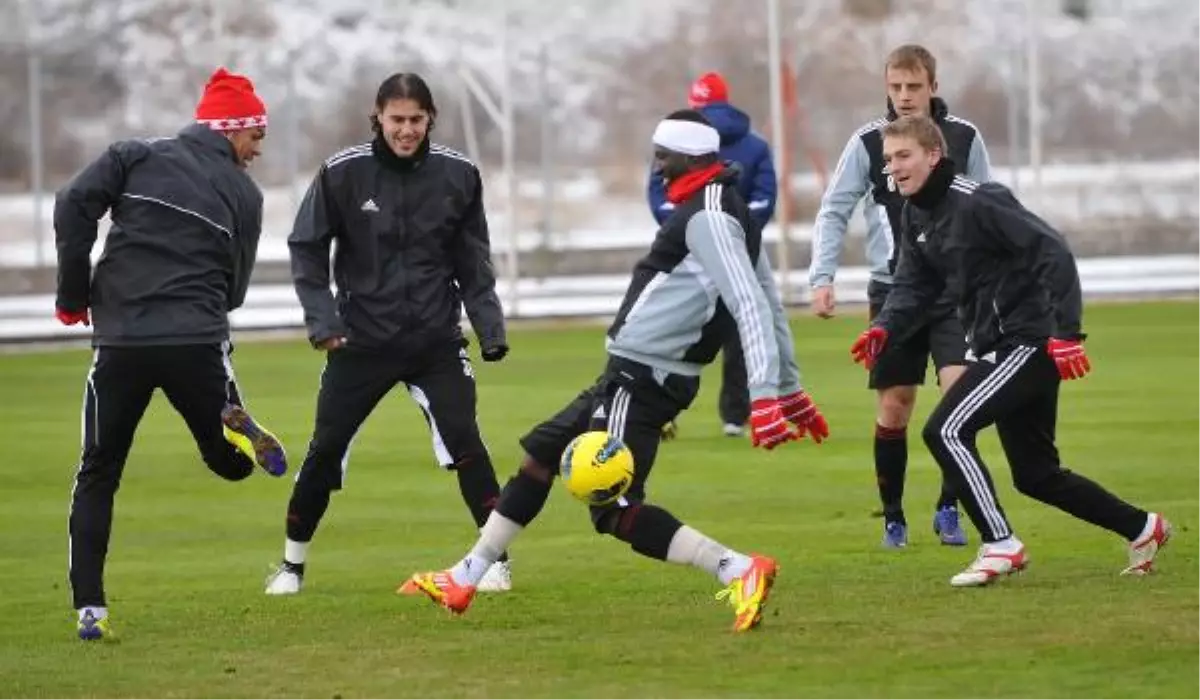 Sivasspor Teknik Direktörü Çalımbay: İkinci Yarıda Hakem Hatası İstemiyoruz