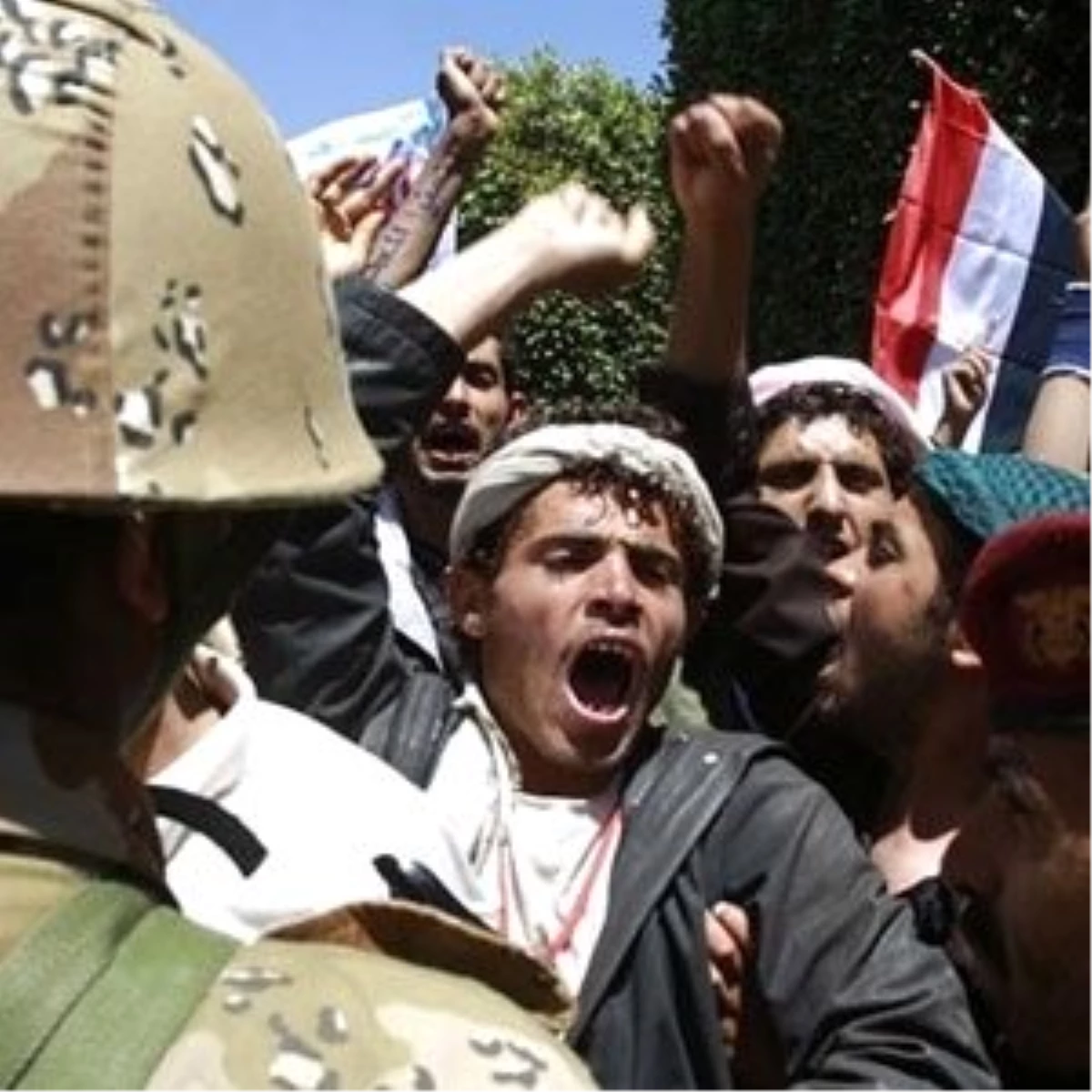 Yemen\'de Gösteriler Sürüyor