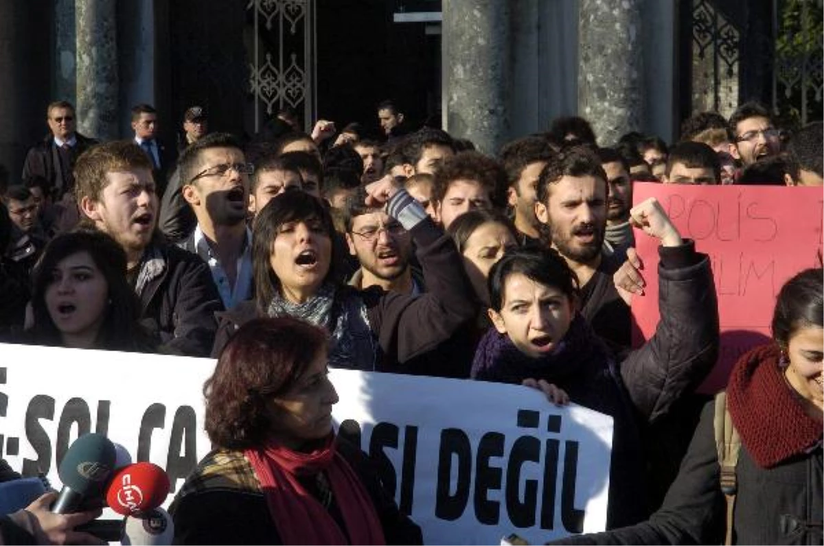 Beyazıt\'ta Öğrenci Protestosu