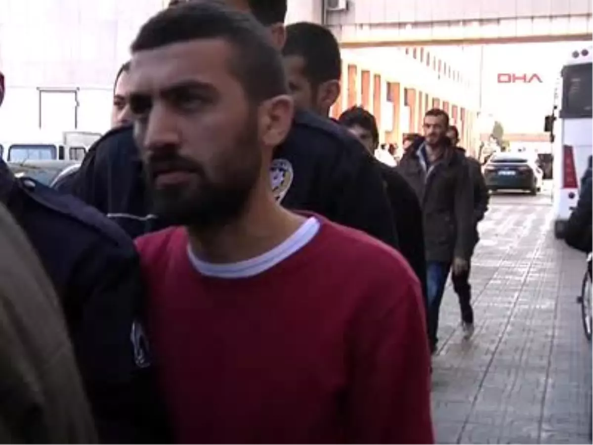 Öğrenciler Adliyeye Sevkedildi