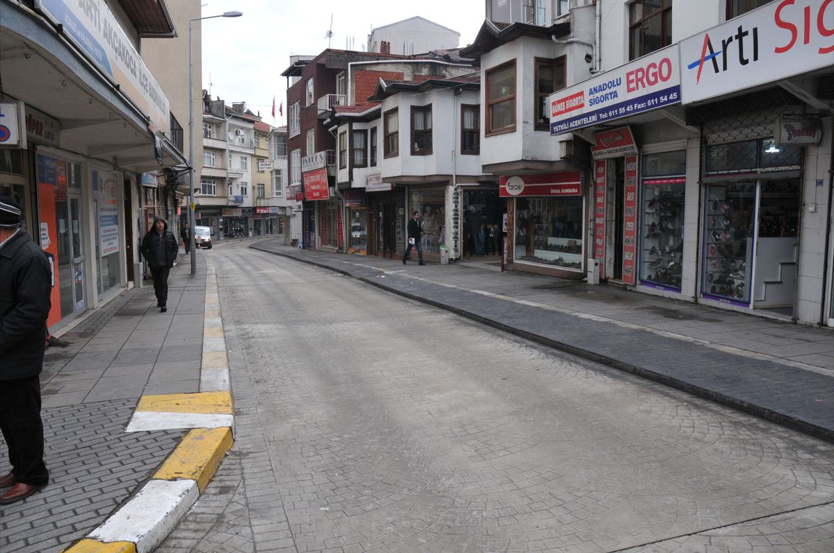 Akçakoca\'da Kaldırım İşgalleri Sona Erdi