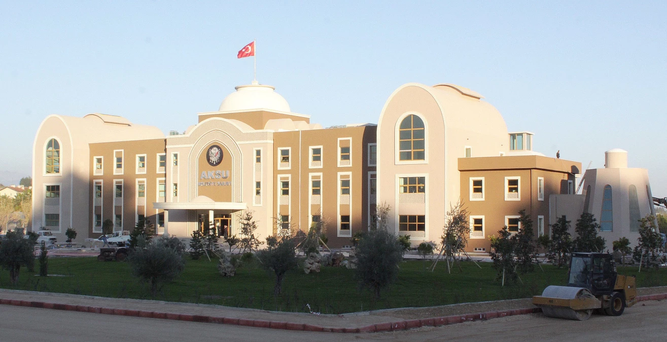 Aksu Belediyesi Yeni Hizmet Binasına Taşınıyor