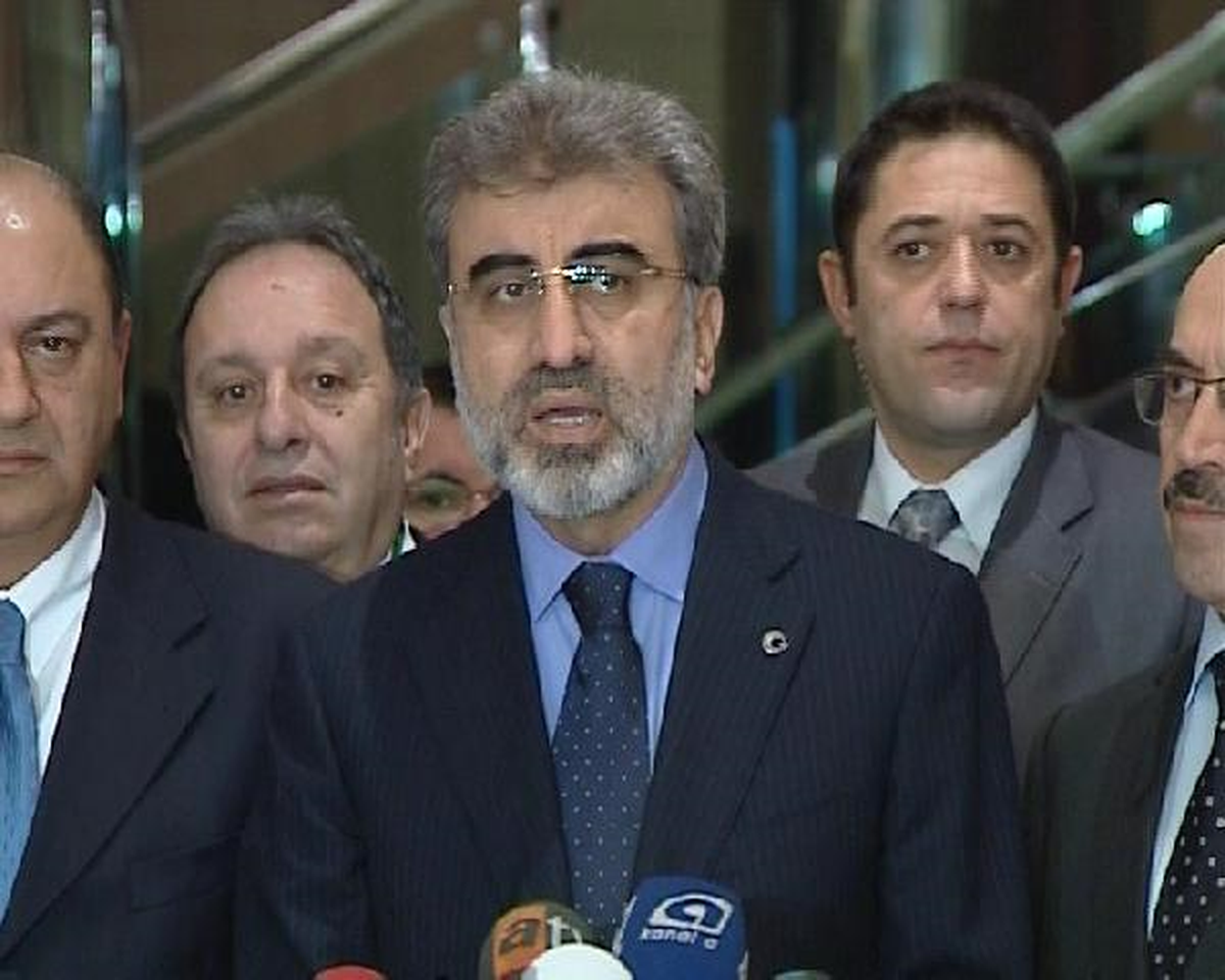 Bakan Yıldız: Tüpraş'ın İran'la Ticareti Yeni Bir Gelişmeye Kadar Devam Edecek