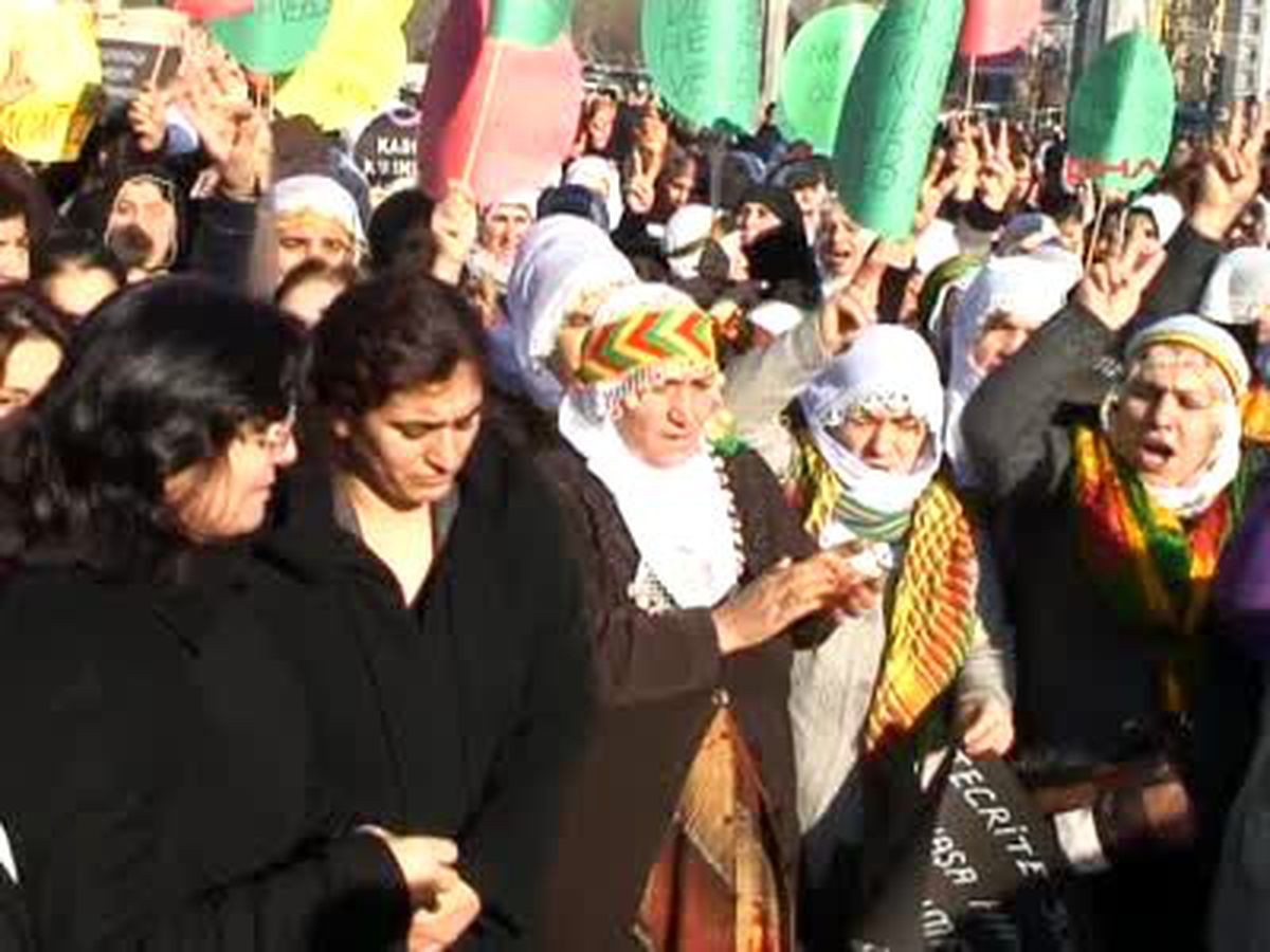 BDP'li Kadınlardan 'Uludere' Protestosu