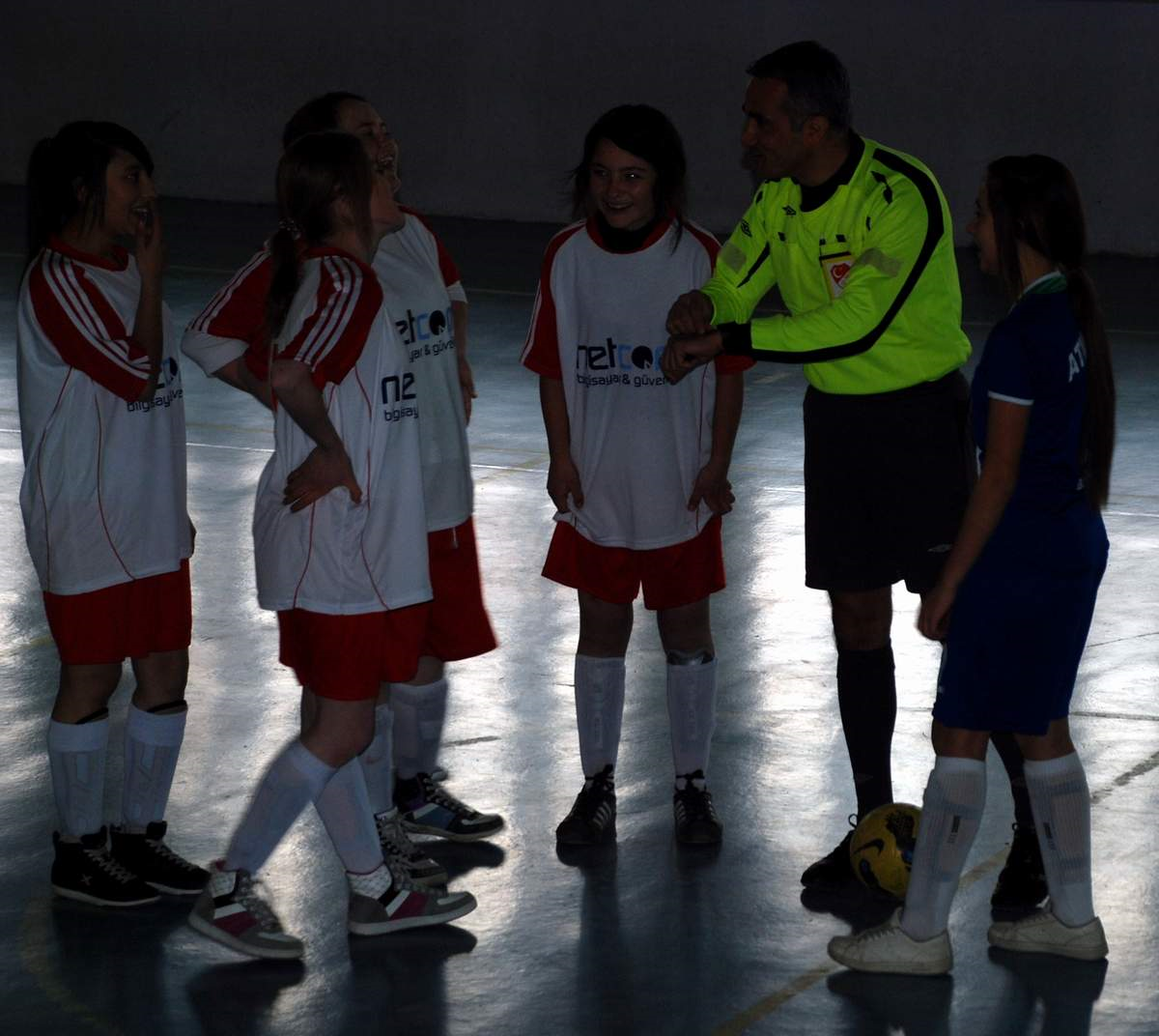Bozüyük\'te Okullar Arası Spor Müsabakaları Devam Ediyor