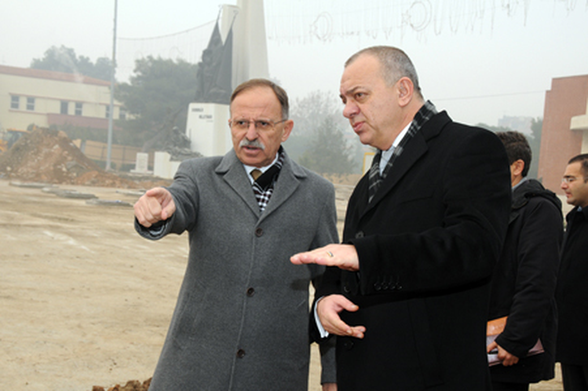 Cumhuriyet Meydanı\'na Sıkı Denetim