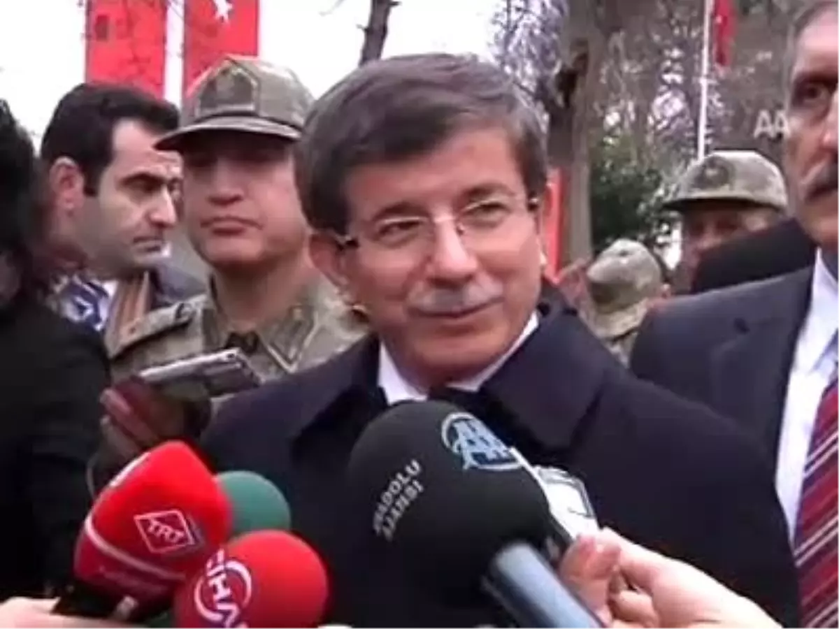 Dışişleri Bakanı Davutoğlu İran\'da