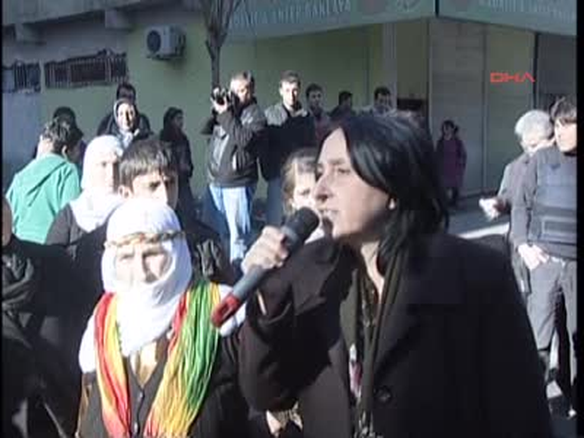 Diyarbakır2bdp\'li Aydogan; PKK Terör Örgütü Değil, Kürt Halkının Özgürlüğü İçin Mücadele Ediyor