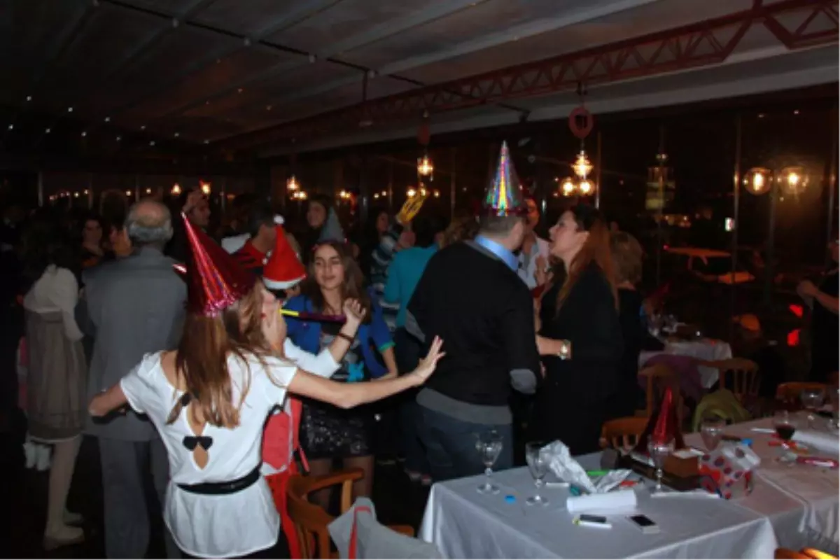 Filizler Köftecisi\'nde Yeni Yıl Kutlaması