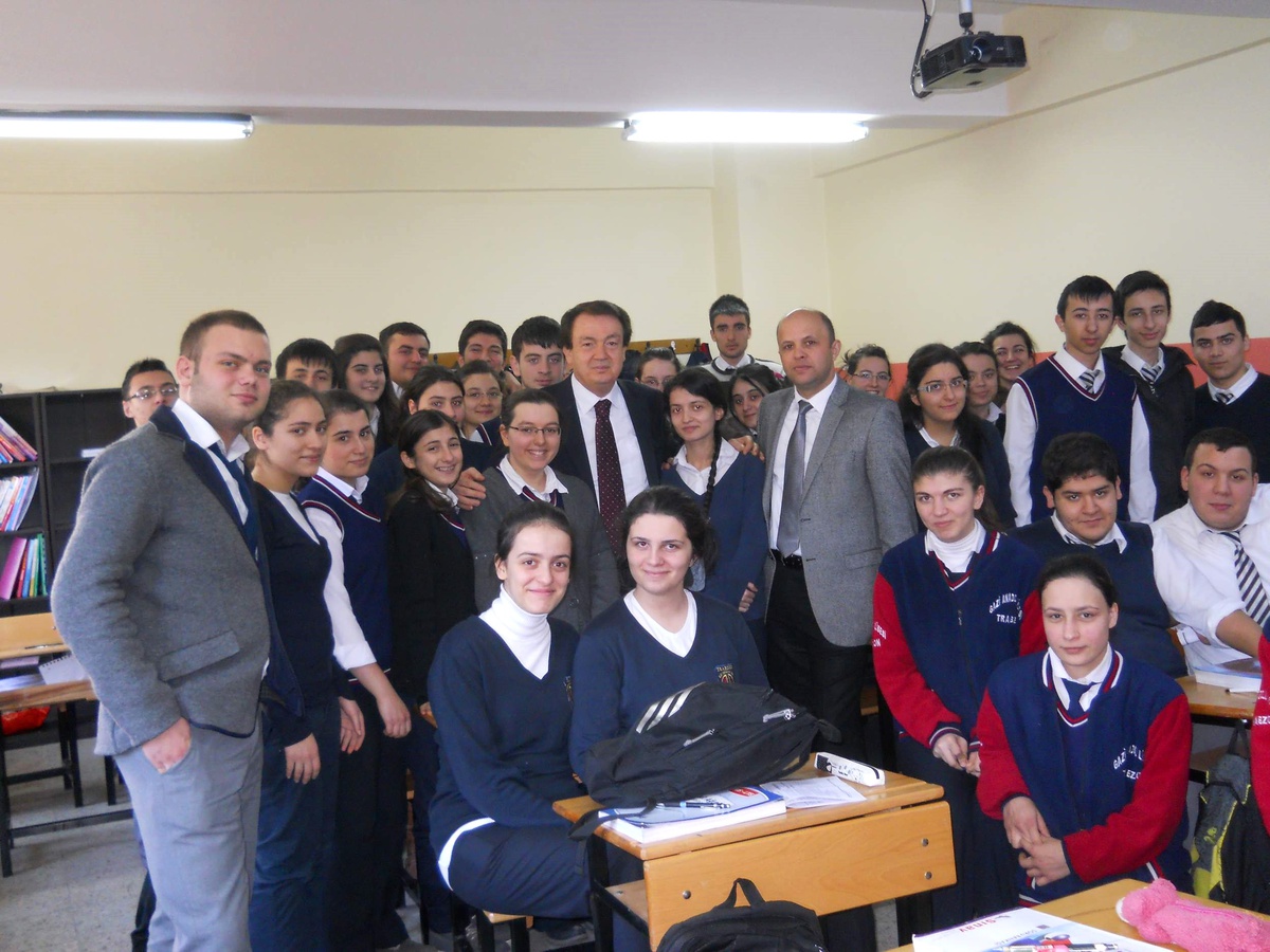 Gazi Anadolu Lisesi Öğrencilerine Prof. Dr. Orhan Özgür\'den Kariyer Dersi