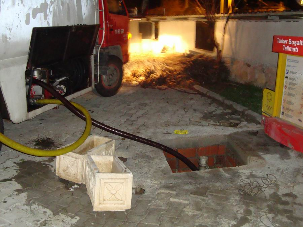 Gömeç\'te Kaçak Akaryakıt Baskını