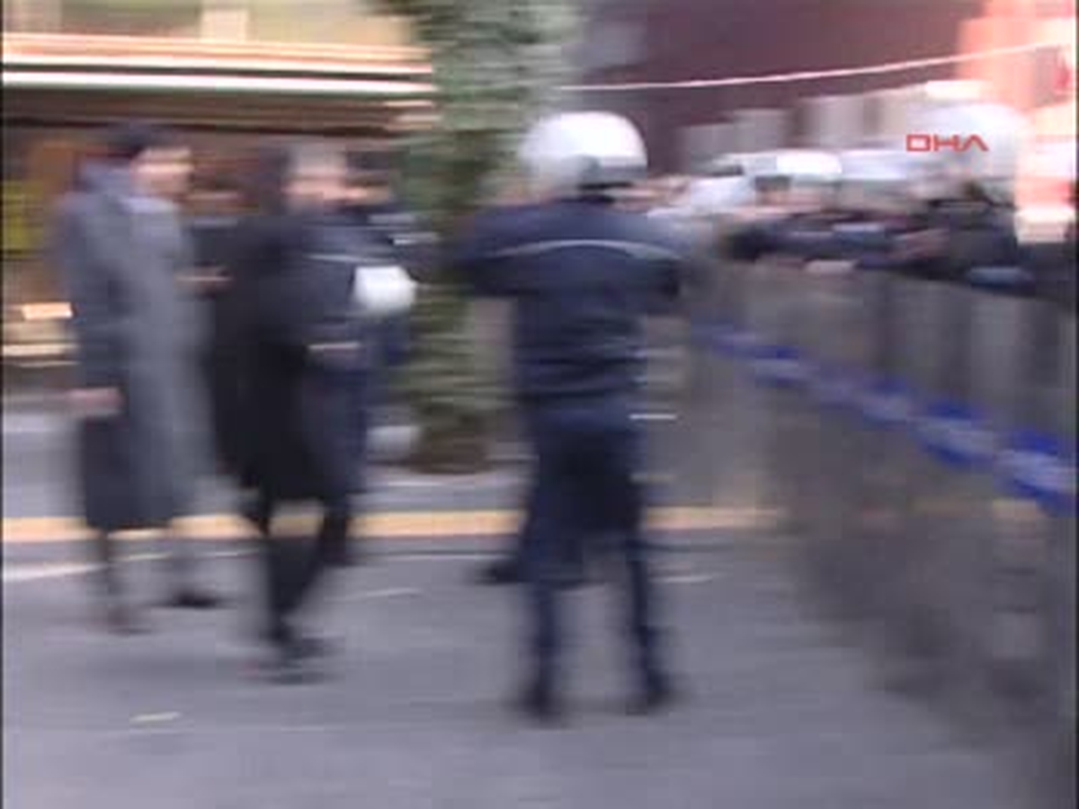 Halk Evleri\'nden Uludere Olayları\'na Kefenli Protesto