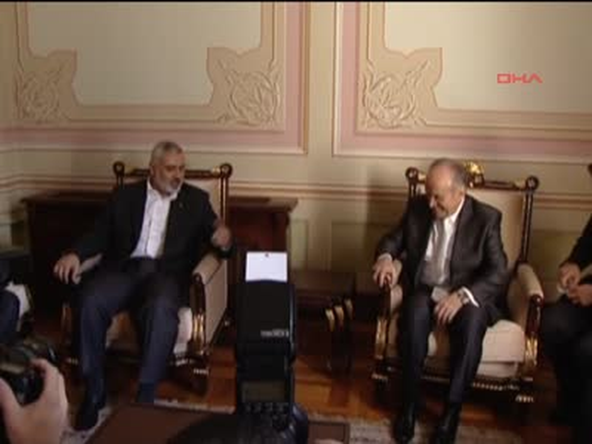 Haniye\'den Topbaş\'a Ziyaret Gazze\'deki Filistin Hükümetinin Başbakanı İsmail Haniye, İstanbul Büyükşehir Belediye Başkanı Kadir Topbaş\'ı Ziyaret Etti.