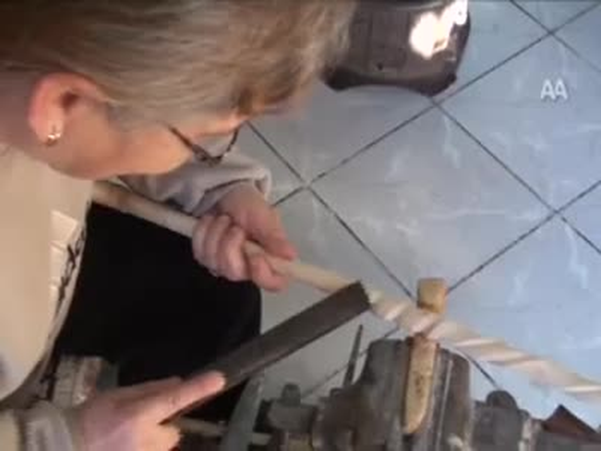 Kızılcık Dalına Kadın Eli Değince