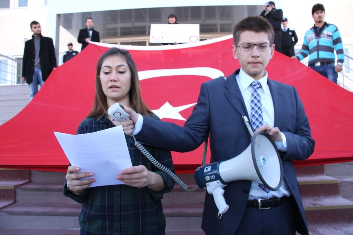 Neü Öğrenci Konseyi'nden Fransa'ya Kınama