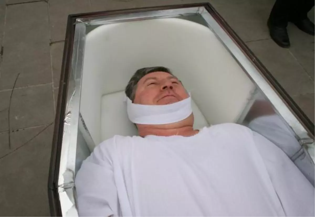 Öğretmenlerden Tabutlu Eylem