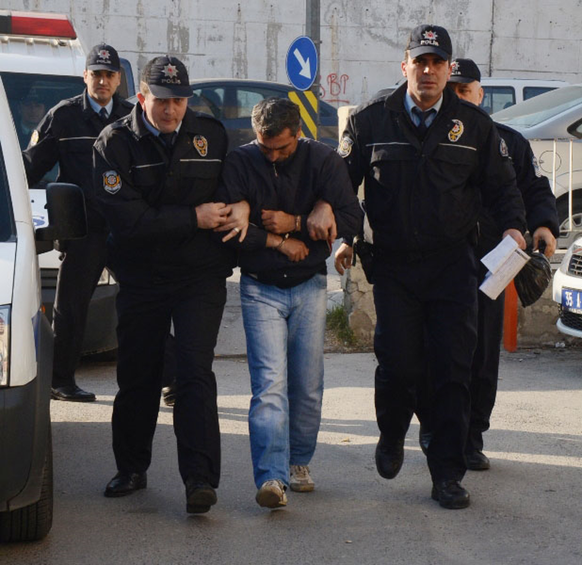 Oyuncak Tabanca ile Banka Soymak İsteyen Zanlı Adliyeye Sevk Edildi