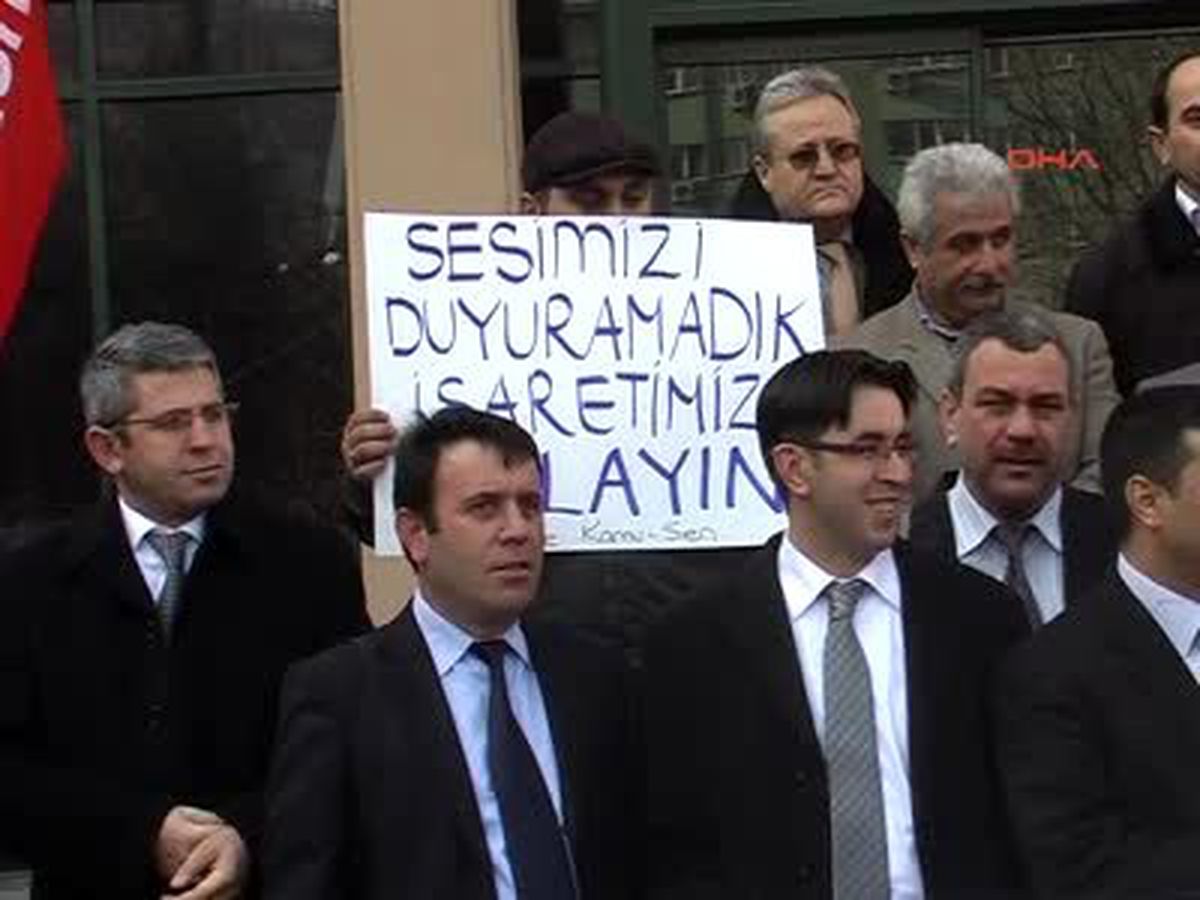 Sesini Duyuramayan Memurdan İşaret Dilli Eylem