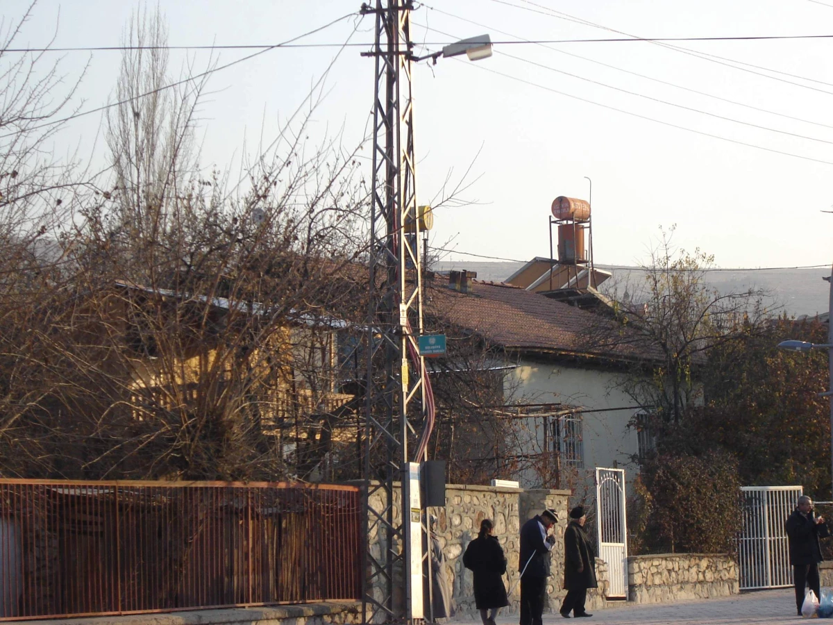 Tecde Mahallesi Otobüs Durak Kabini İstiyor