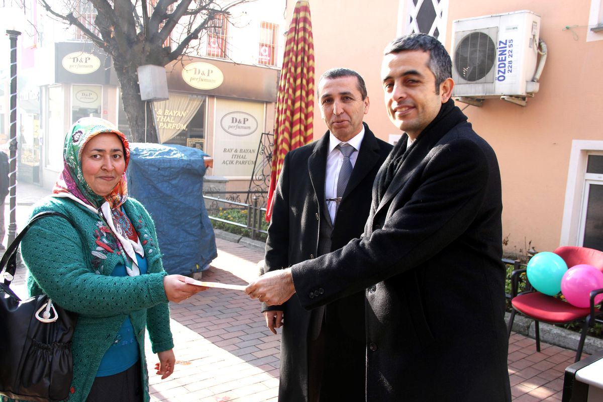 Vatandaşlara Broşür Dağıtıldı