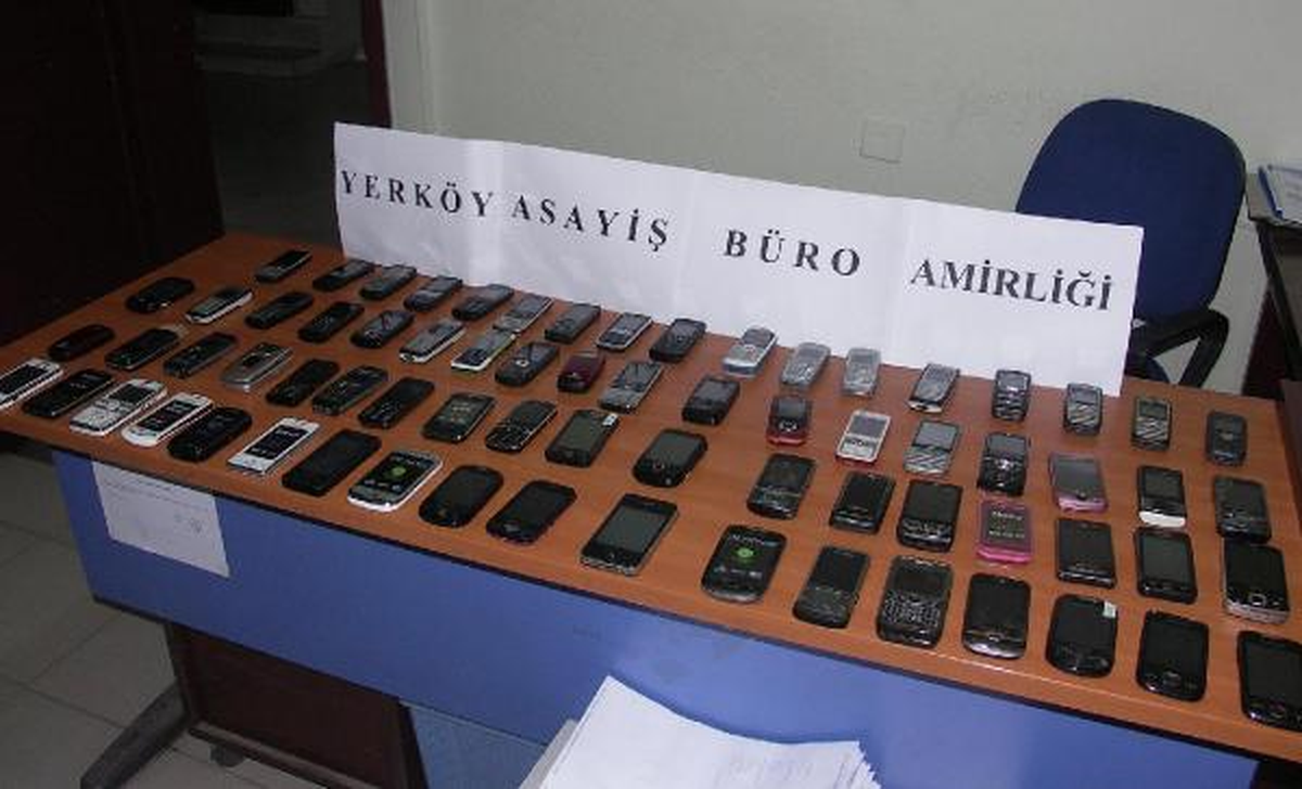 Yozgat\'ta 223 Kaçak Cep Telefonu Ele Geçirildi