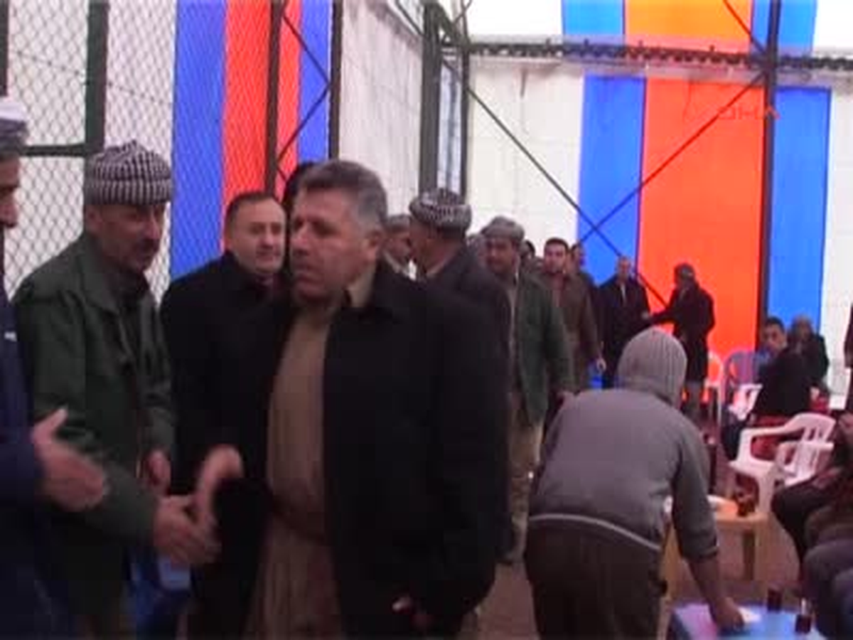 Ölen 35 Kişinin Ailelerine Para Dağıttı
