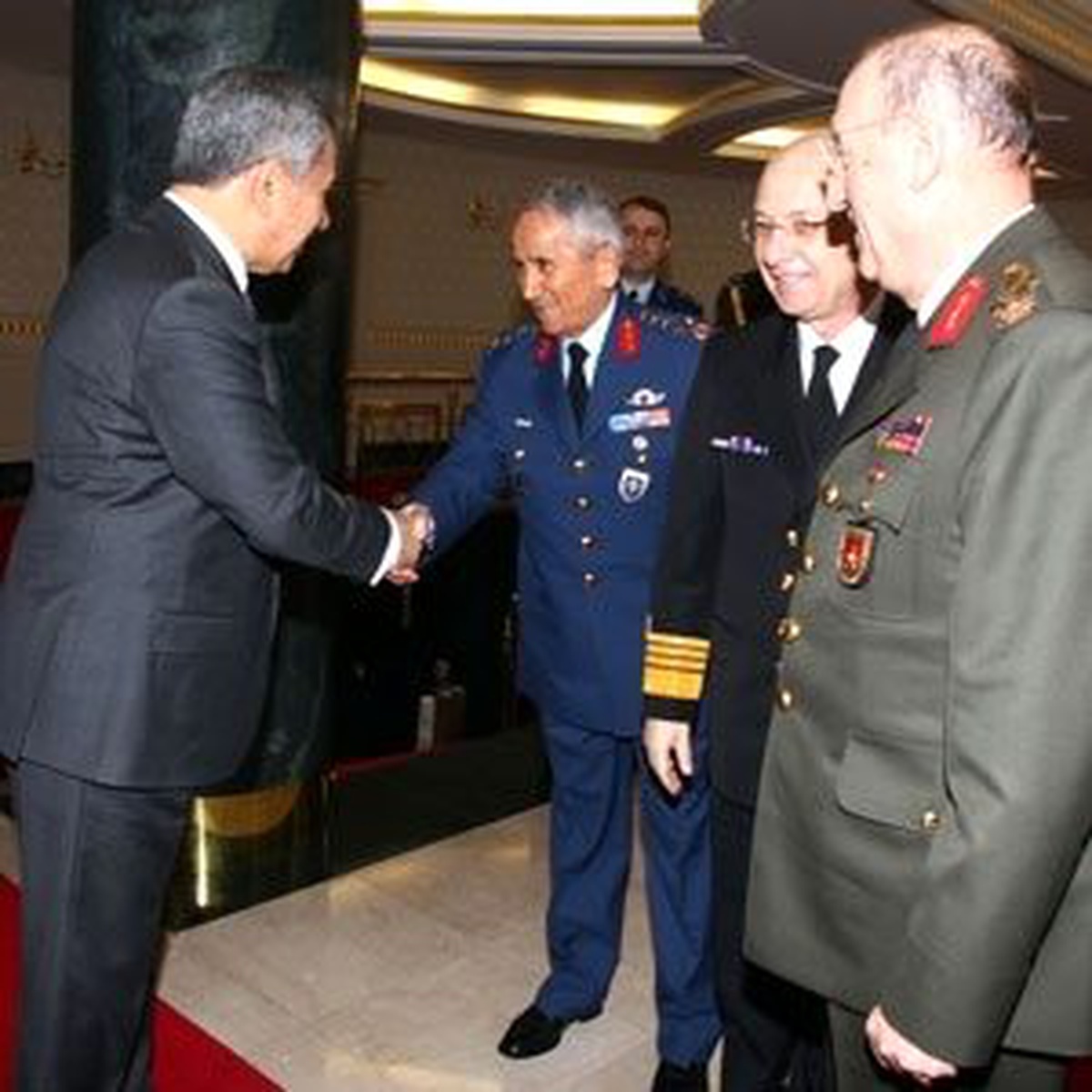 Başbakan Yardımcısı Arınç, Komutanları Kabul Etti