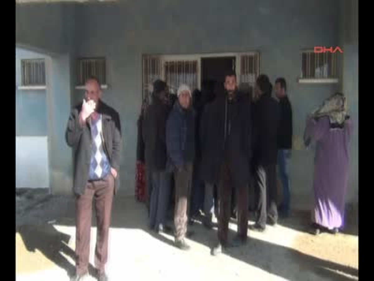Başkale Kaymakamlığından Depremzedelere Yardım