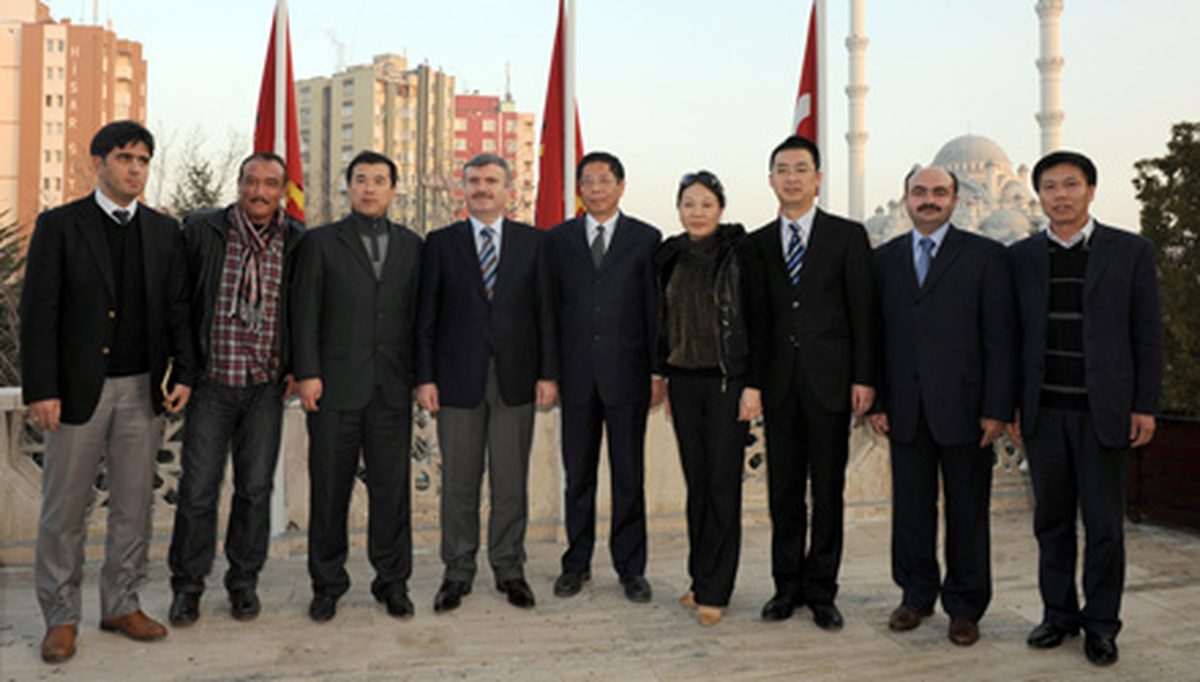 Çin\'in Tarihi Şehri Yangzhou\'dan Gelen Heyet Başkan Akyürek\'i Ziyaret Etti


