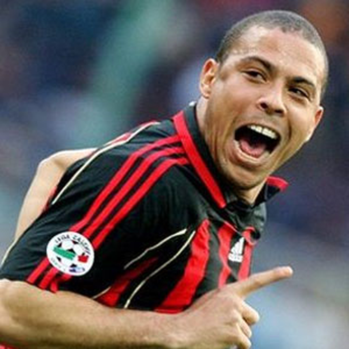 Efsanevi Futbolcu Ronaldo, Dang Humması