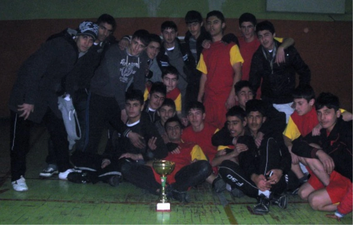 Futsal Turnuvası Kupası Sahibini Buldu

