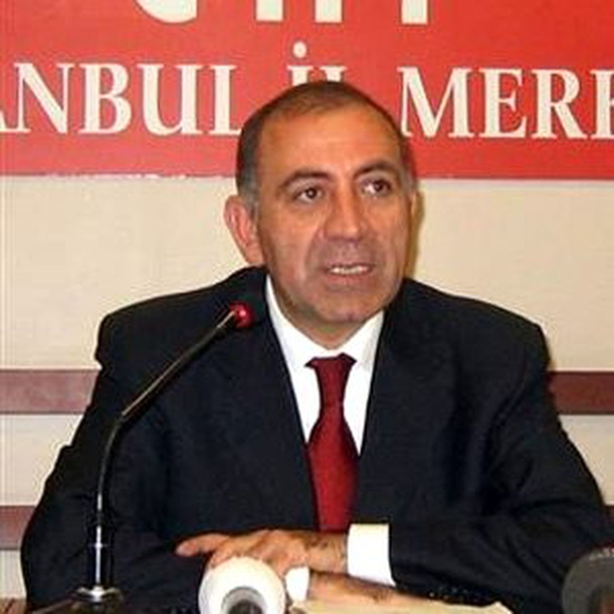 Gürsel Tekin, Kılıçdaroğlu\'nu Eleştiren Atalay ve Çelik\'e Yanıt Verdi