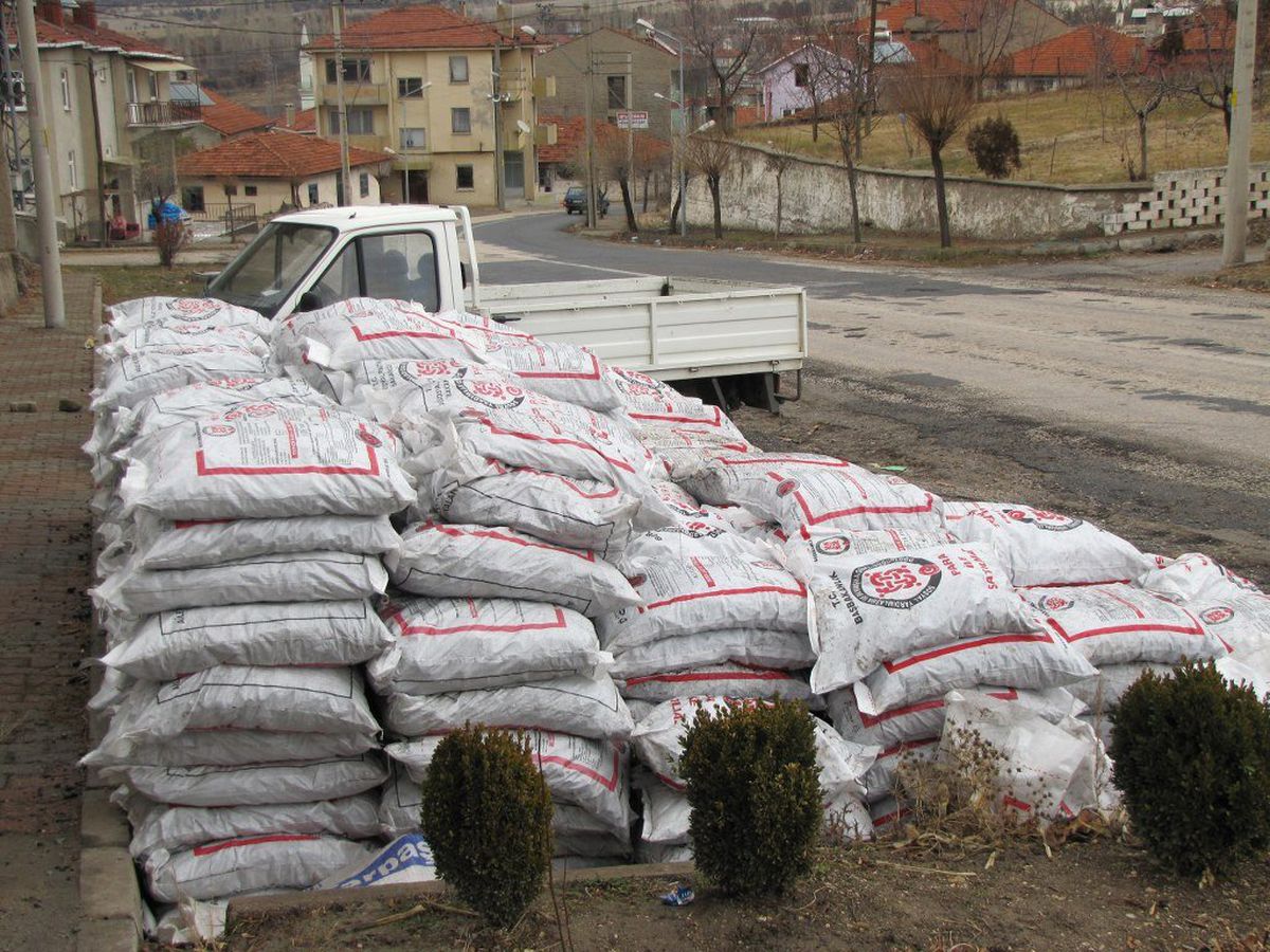 Hisarcık'ta Bin 300 Aileye Kömür Yardımı