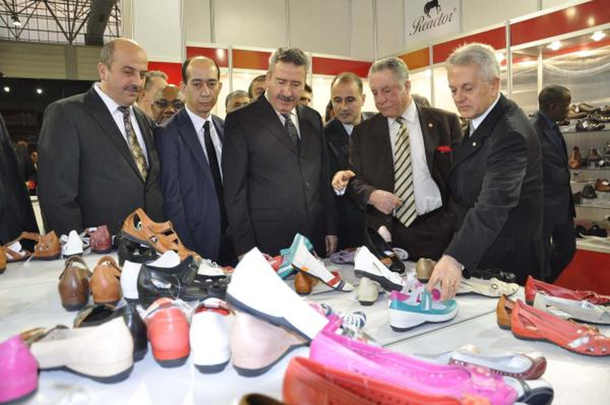 İzmir'de 31'inci Ayakkabı Yaz Fuarı Kapılarını Açtı