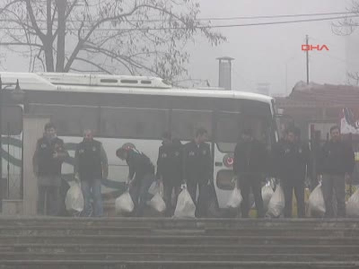 Kapıkule\'de Yakalanan Eroinler Torbalarla Adliyeye Getirildi