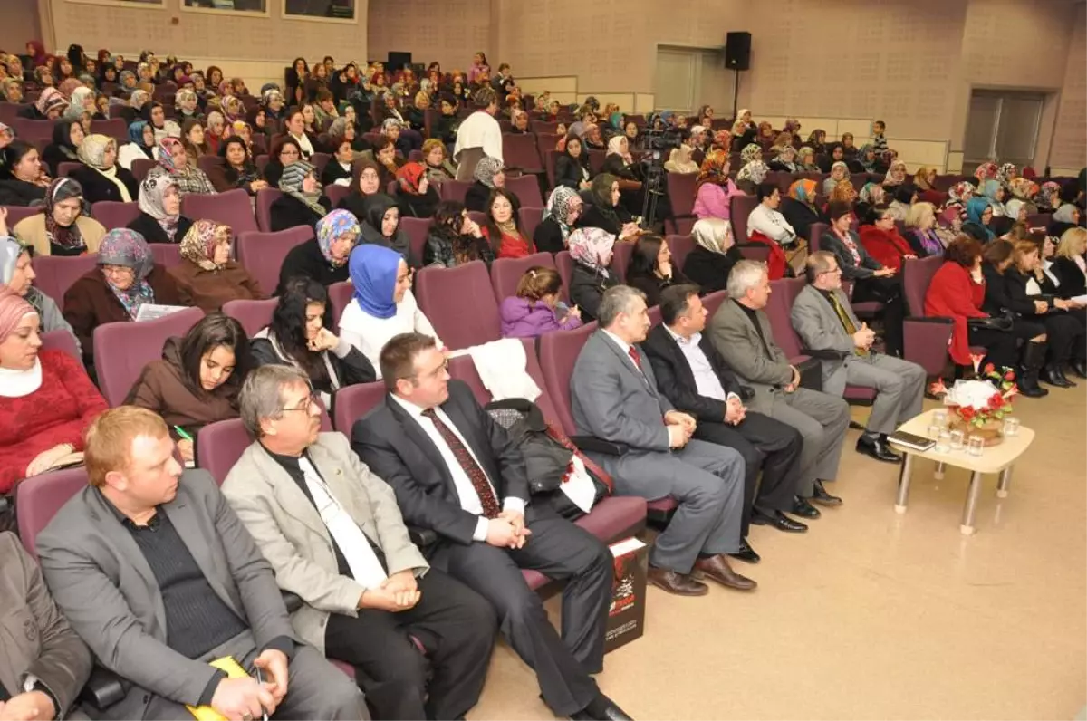 Kartepe\'de, Geri Dönüşüm Konusunda Bayanlara Öncelik Verildi