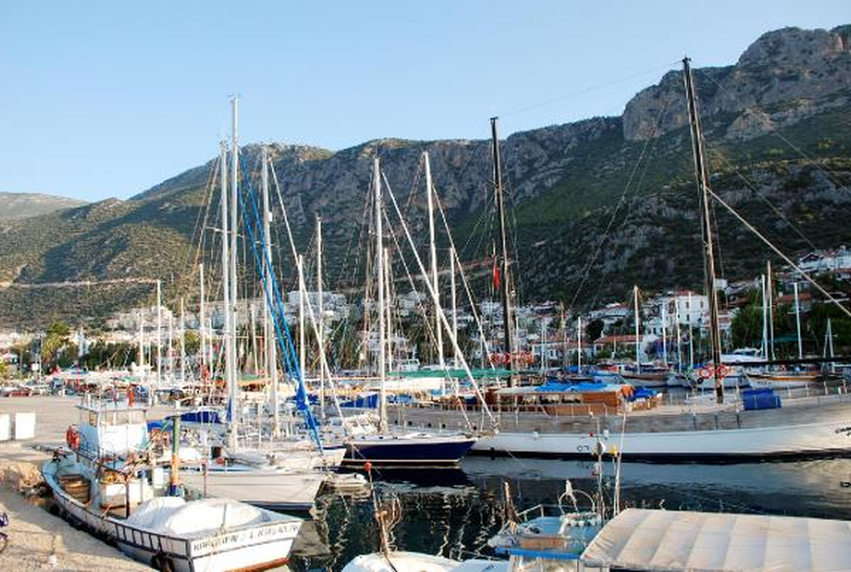 Kaş Yat Limanı Yeniden Uluslararası Trafiğe Açıldı
