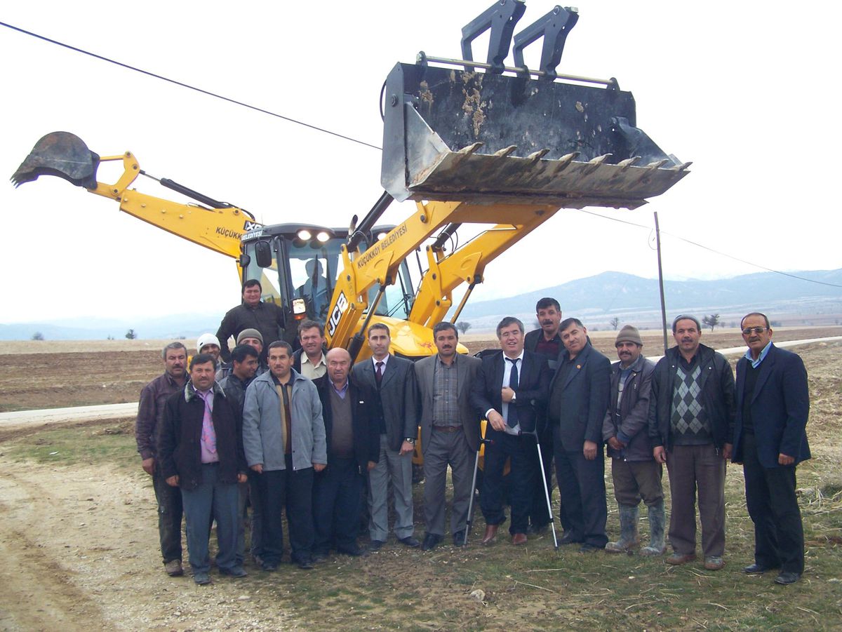 Küçükköy Belediyesi Yeni İş Makinesi Aldı