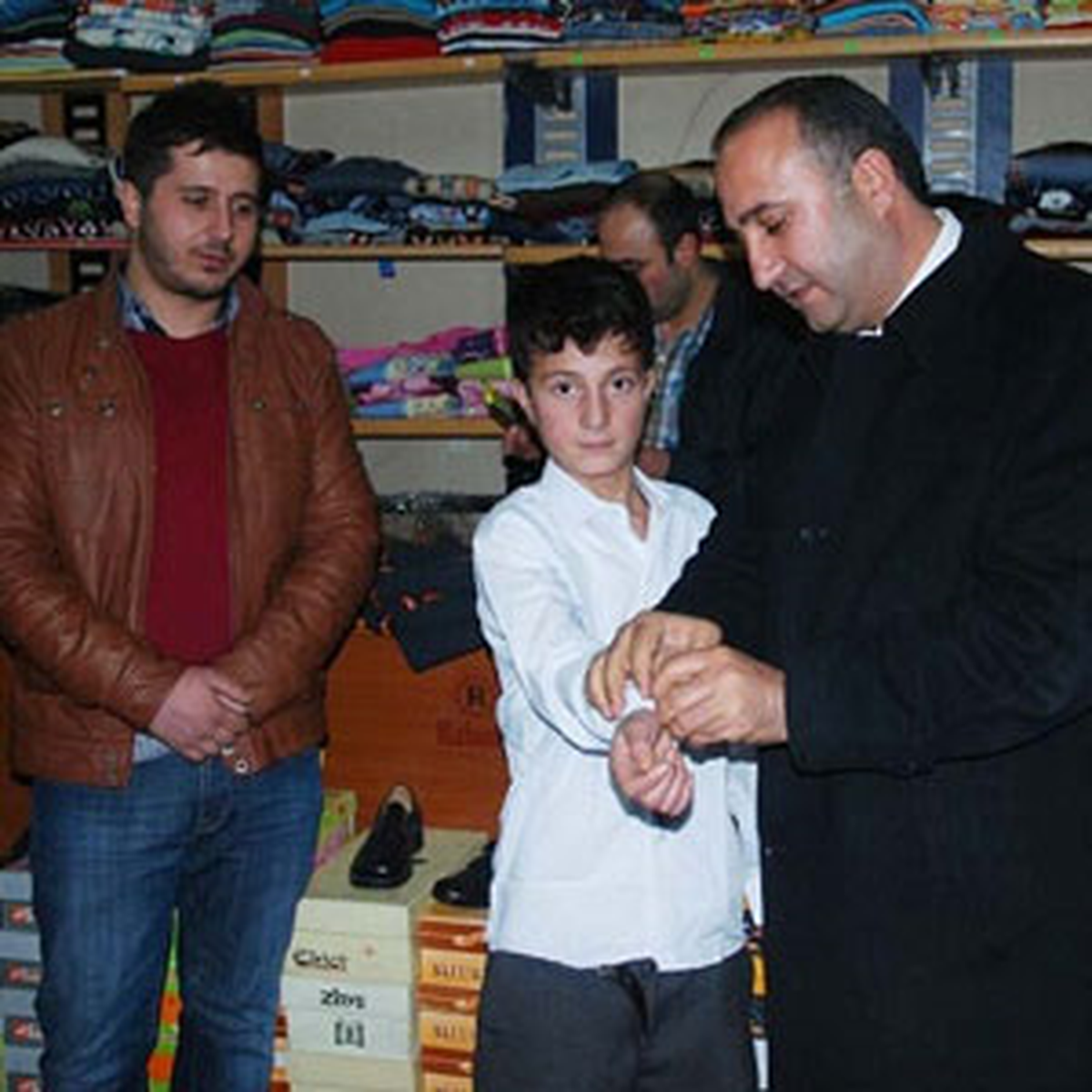 Milli Eğitim Müdürü 3 Öğrenciyi Okula Kazandırdı