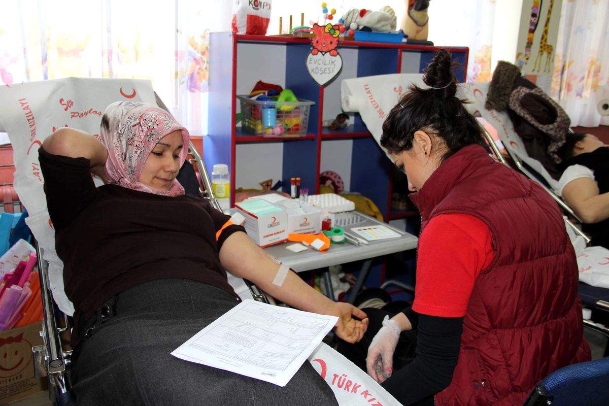 Öğretmen ve Velilerden Kan Bağışı