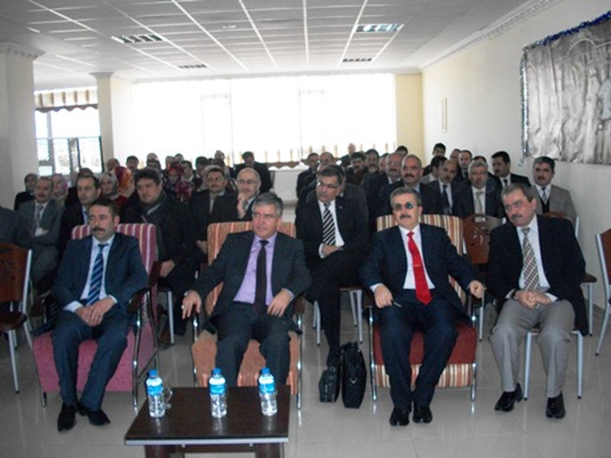 Öğretmenlere "Ötekine Bakış ve Hoşgörü Eğitimi" Konferansı