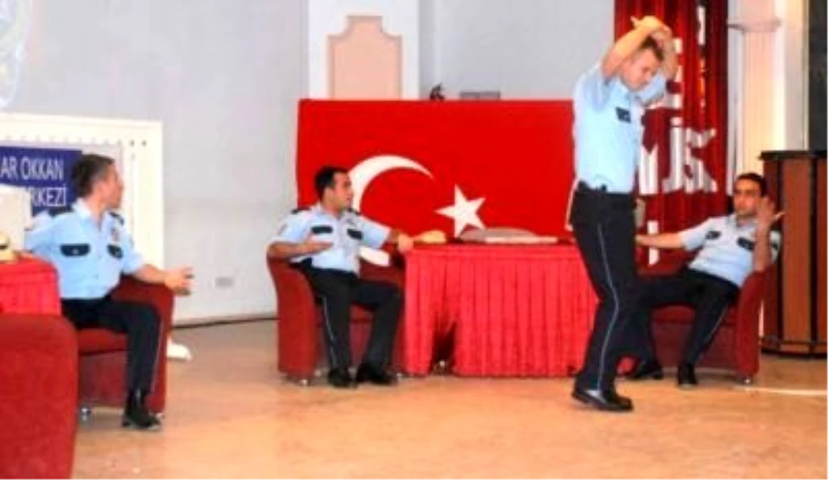 Polis Adaylarından Tiyatro